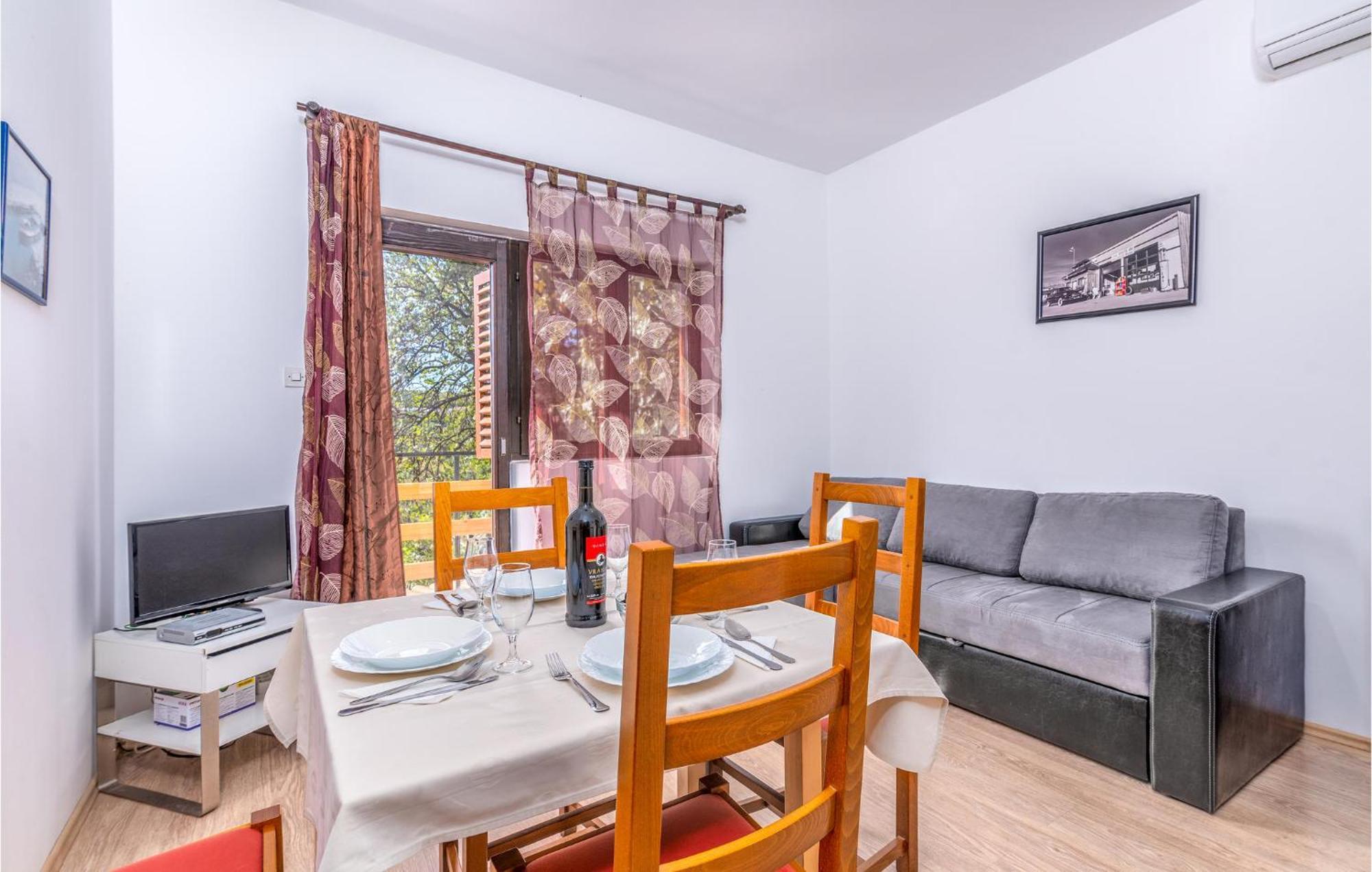 Gorgeous Apartment In Krk With Kitchen Krk Town Exterior foto