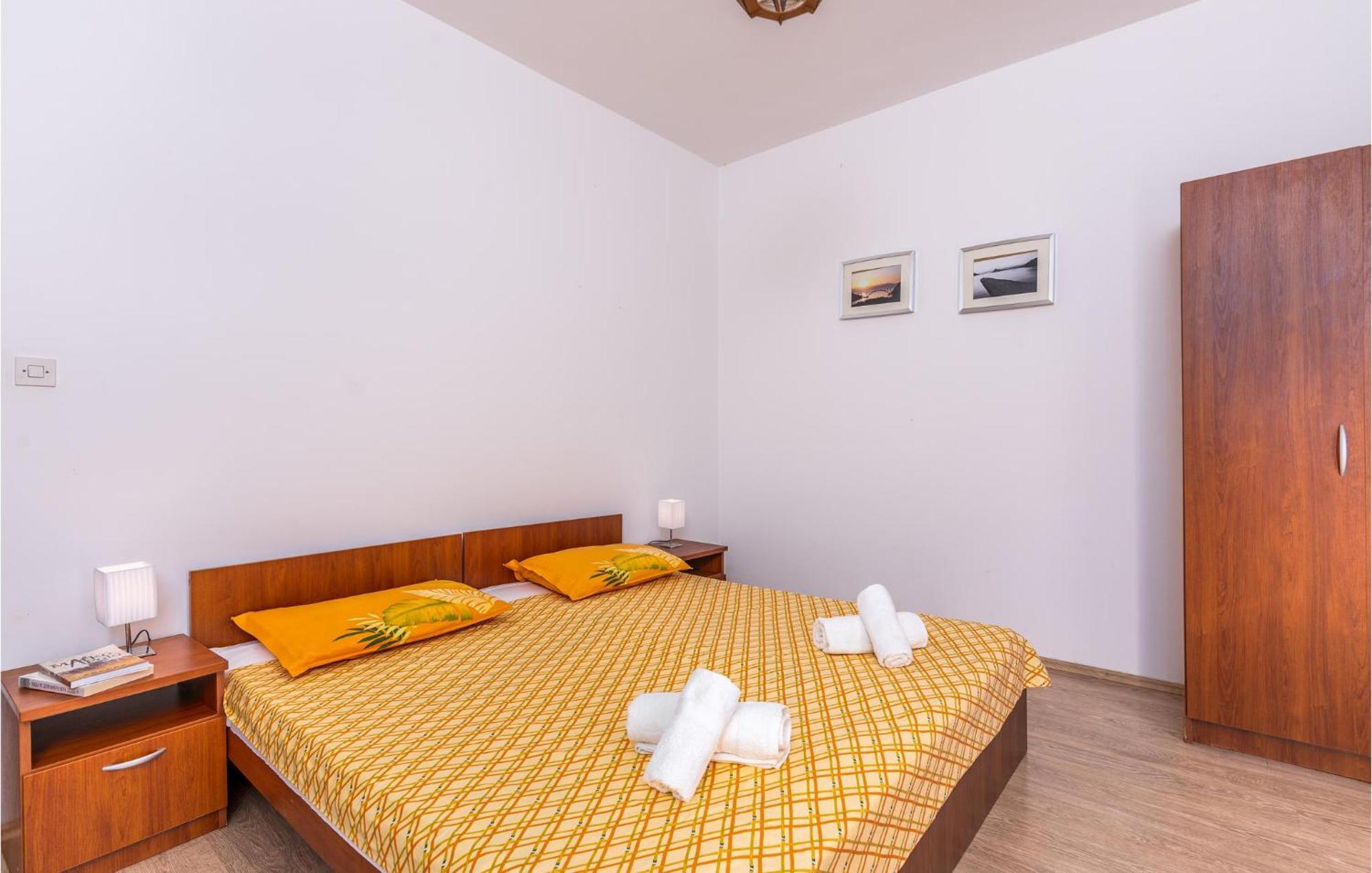 Gorgeous Apartment In Krk With Kitchen Krk Town Exterior foto